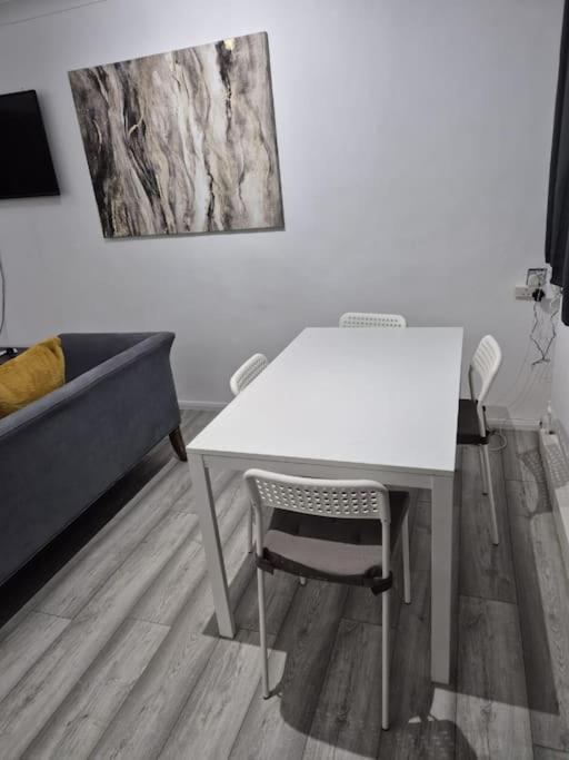 Appartamento Newly Fitted 2 Bedroom Battersea Flat *