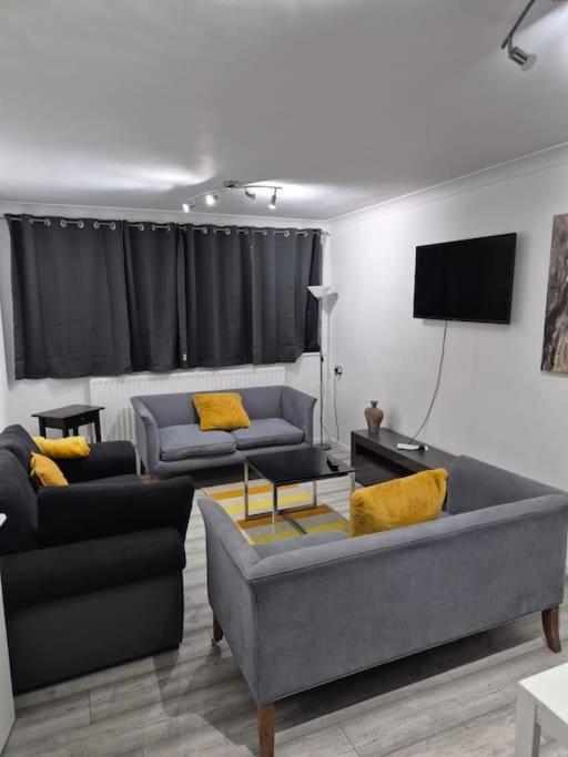 Newly Fitted 2 Bedroom Battersea Flat Appartamento
