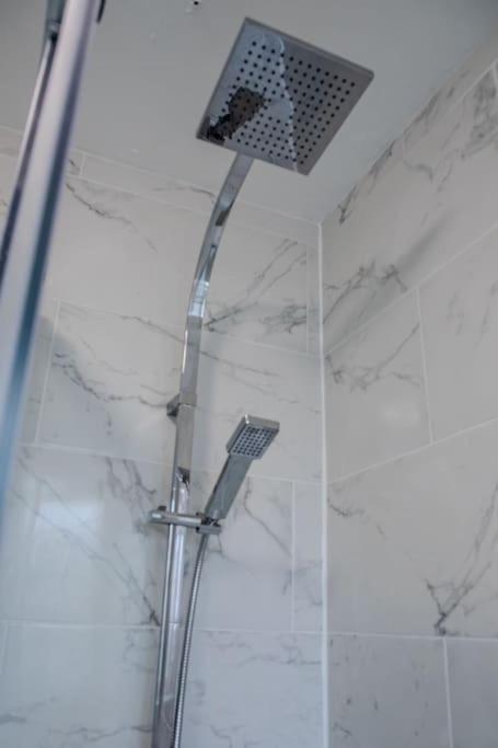 Newly Fitted 2 Bedroom Battersea Flat Appartamento